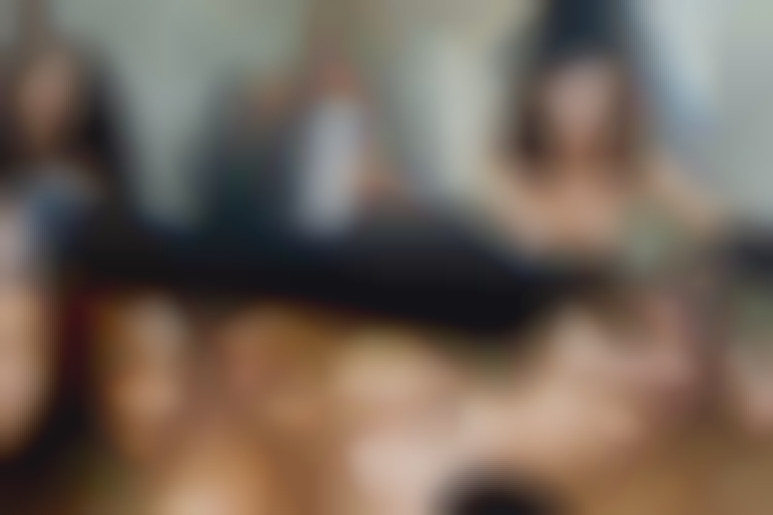 Jeux pervers et dominateur pour une belle piégee entre des mains vicieuses et perverses