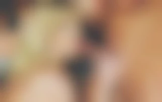 Orgie hard pour 3 filles de bonne famille, partouzées dans un garage