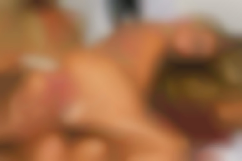 Double p torride au gode et hard sans tabou, pour trois etudiantes lesbiennes