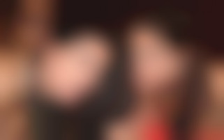 Deux brunes insatiables pour un trio hard au top du X, avec Tiffany Hopkins & Vanessa