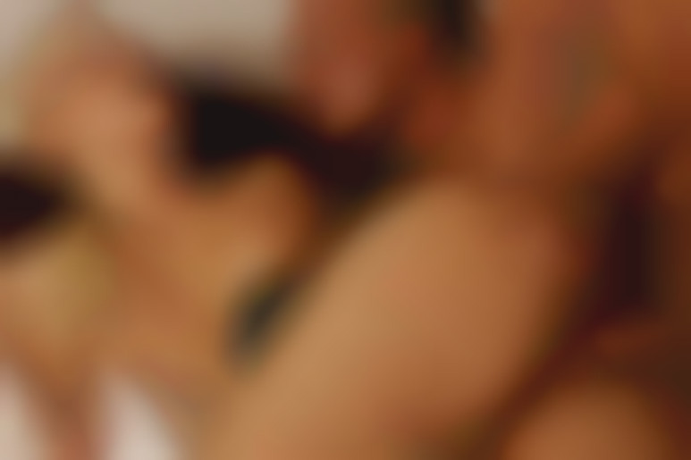 La blonde Ellen Saint, se laisse prendre dans tous les sens au russian institute 