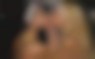 Deux laveuses de voitures chaudes comme la braise, et un trio hard pour un étalon sucé fond