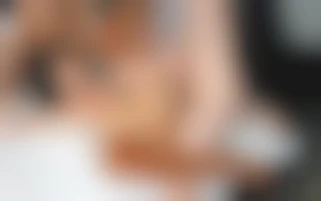 Deux femmes et un homme comblés