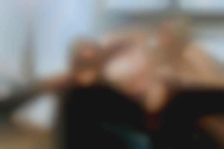 Plaisir anal entre lesbiennes