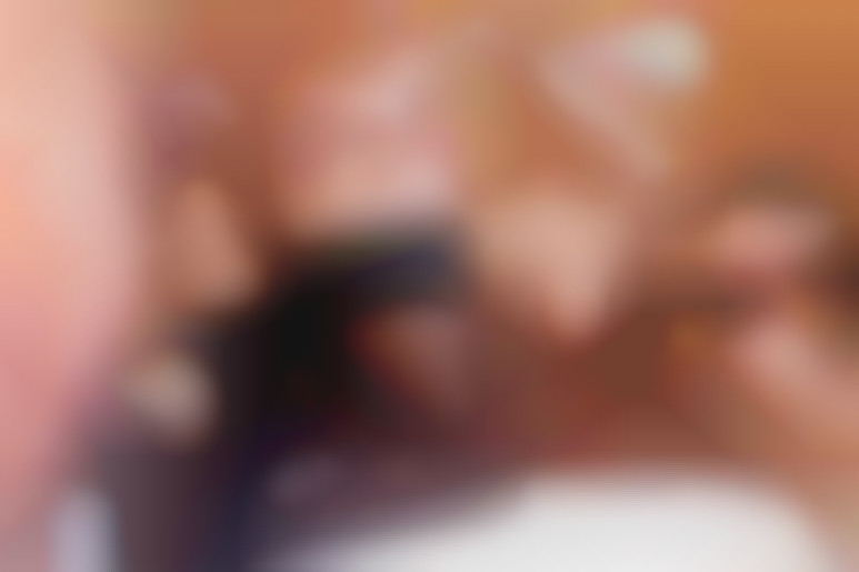 Une bombe du Hard pour deux étalons, avec la belle et brune Angel Dark