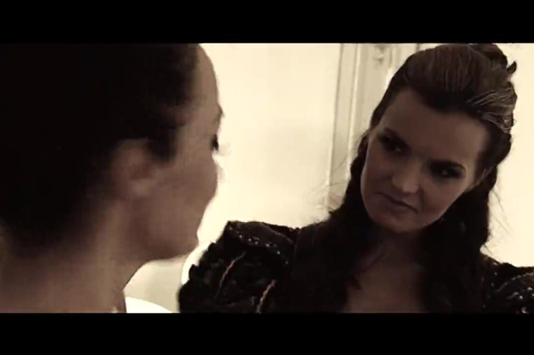 Orgie d'epoque et debauche de luxure au chateau pour sept beautés offertes a toutes les perversions