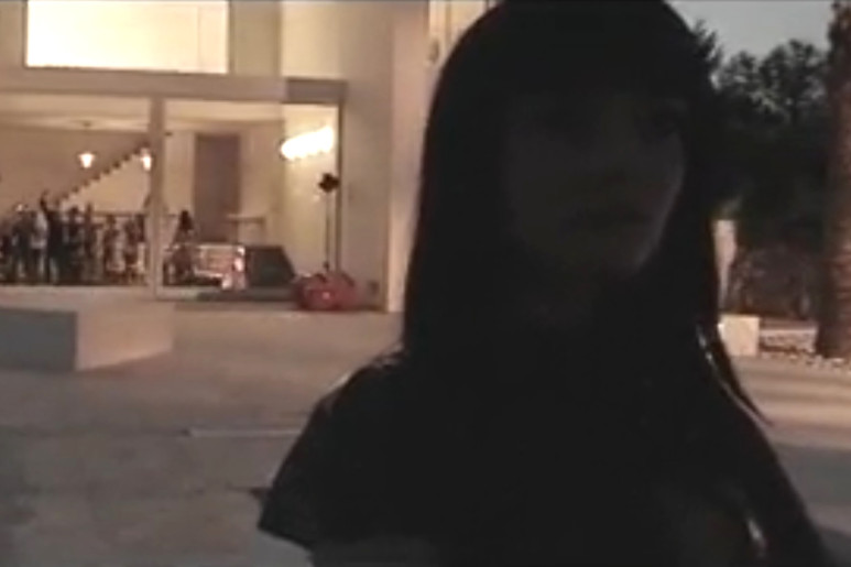 Une house party privée à l'ambiance electrique pour une orgie hard et une débauche de perversion illimitée