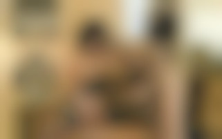 Yasmine se fait prendre en double sous le regard voyeur de deux etudiantes perverses du Russian Institute