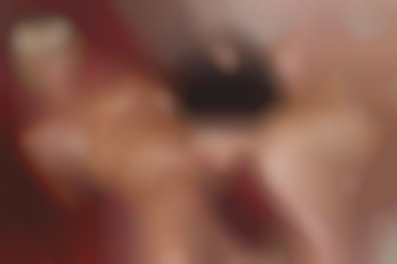 Hot lesbian sex in the bathroom for the gorgeous Natalli Diangelo and the horny Eva Karera