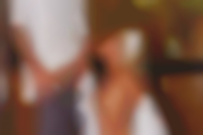 Sucé a fond dans l'ascenceur de la clinique par une infirmiere blonde et vicieuse avec Axelle Parker