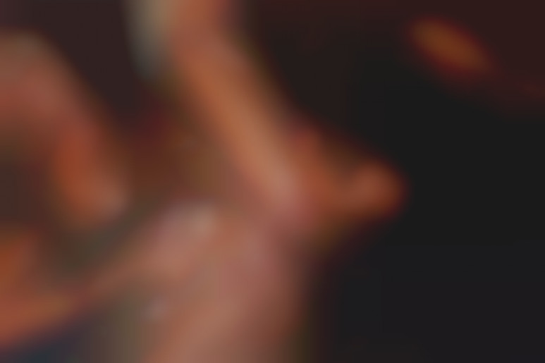 Une soirée de bord de mer et une blonde aux gros seins doigtée et baisee a fond par son Hidalgo