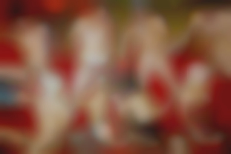 Une Orgie mega hard avec quatre bombes brulantes, ouvertes à tous les vices