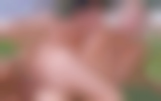 la blonde Ellen Saint prise à fond avec sodo dans le jardin en plein apres midi