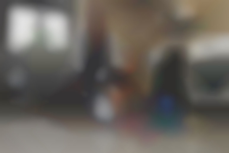 Caution ! Wet flor and wet pussy for a hot housekeeper, starring Klarisa 