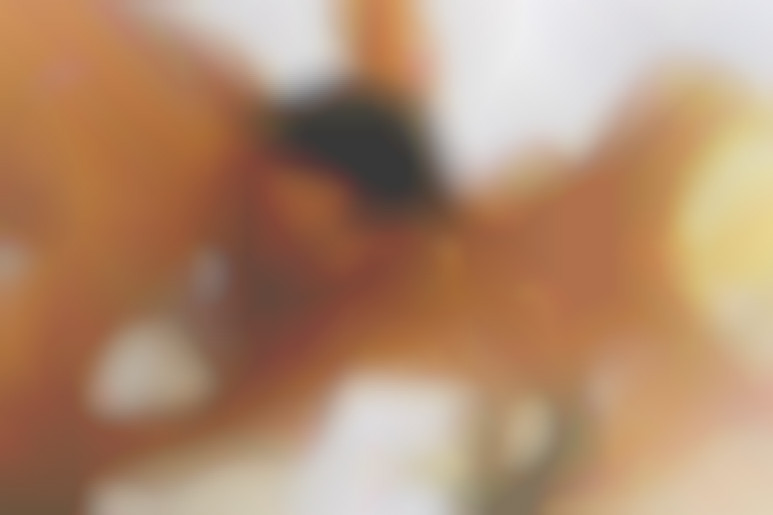 Baise torride pour une belle masseuse blonde aux gros seins 