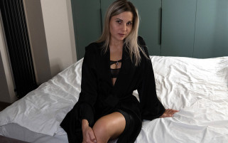 Blone Flatmate Seduction