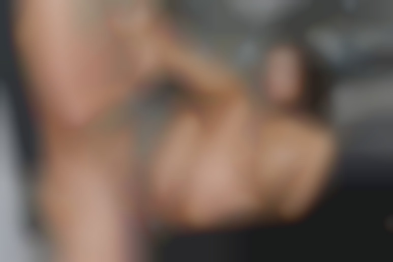 Lilu Moon à la disposition de monsieur