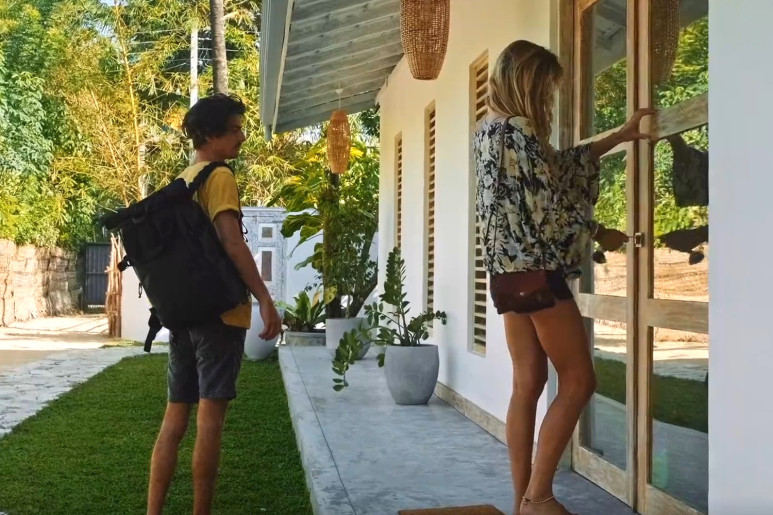 Sexy vacation with James and Lola