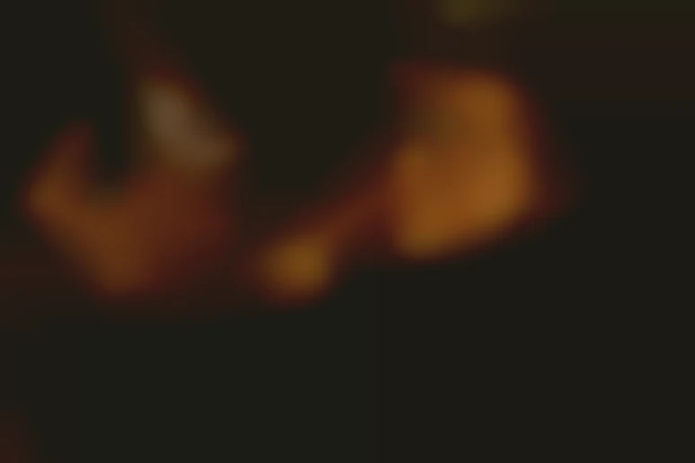 Dans la cage d'escalier