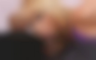 Aleska Diamond, la belle blonde chevauche un sexe énorme