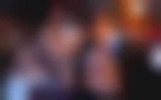 Trio lesbien dans une chambre d'étudiant