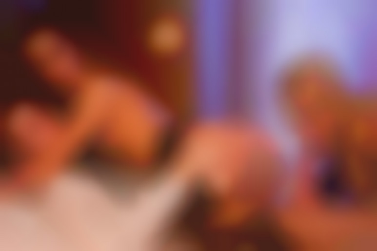 LiveShot - Deux sublimes soubrettes