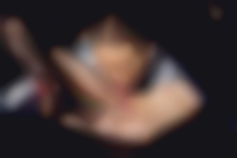 Elle s'offre à Rocco dans une voiture