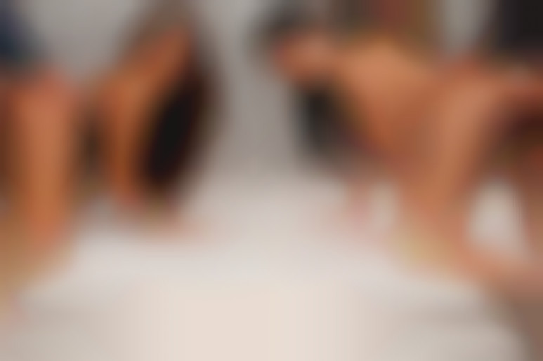 2 coquines et 2 mecs pour une baise anale