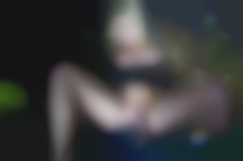 Fuck by night in Paris woods with a whore