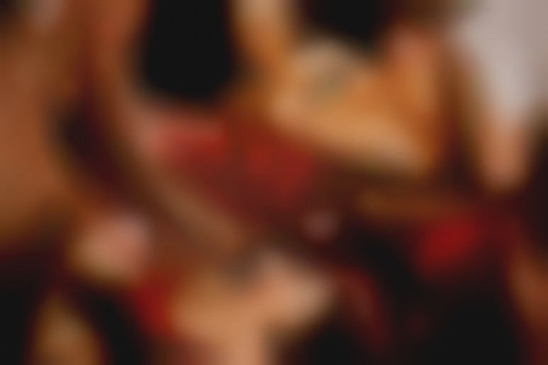 Orgie hard & DP dans un bordel des années 40