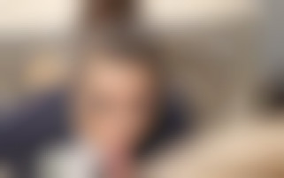 Jeune brune sodomisée par la grosse queue du prisonnier