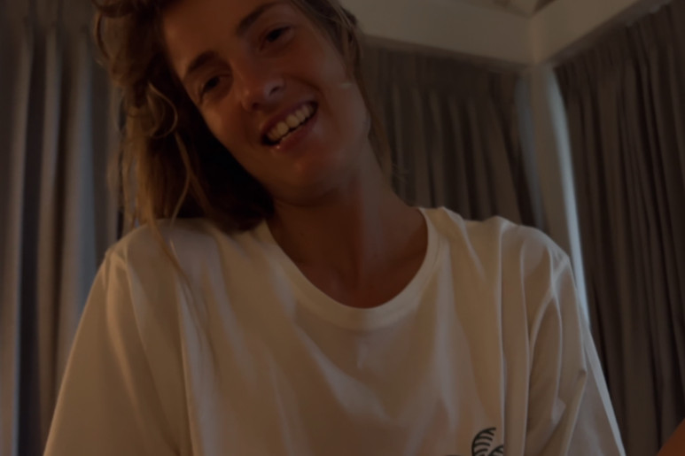 Lola führt das Spiel