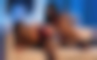 Champagne & dildo aperitif with Liza Del Sierra and her friend