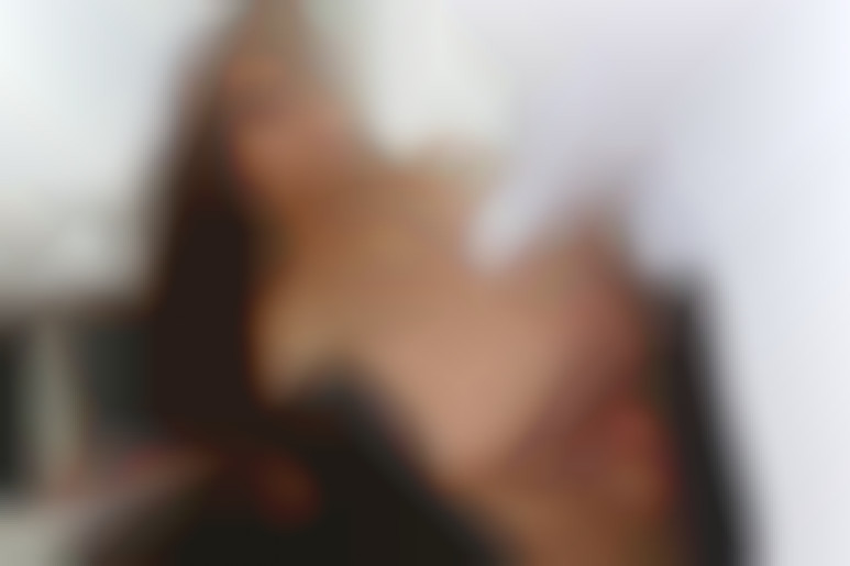 Slutty student blow her prof under the desk