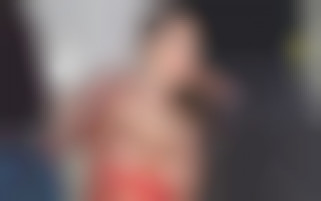 Die Völlerei einer vollbusigen MILF