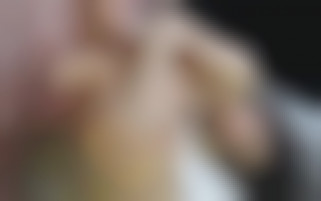 Sexy Suzy aime les hommes plus vieux