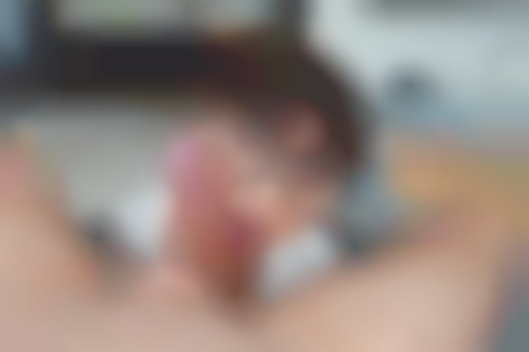 Une bibliothécaire éblouissante et en chaleur