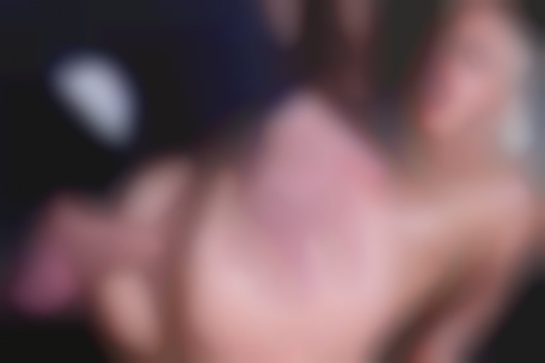 Blonde bourgeoise baisée par son chauffeur