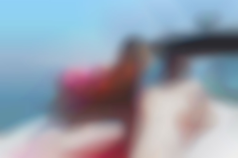 Sur le bateau avec vue sur la sublime Ania Kinski