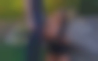 La MILF Caro LPB dans le jardin