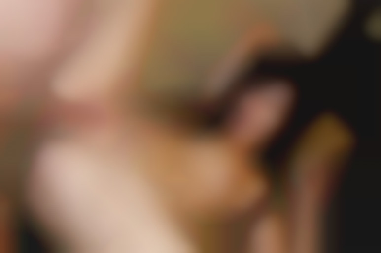 Olga Love fait d'excitantes découvertes au sexe club