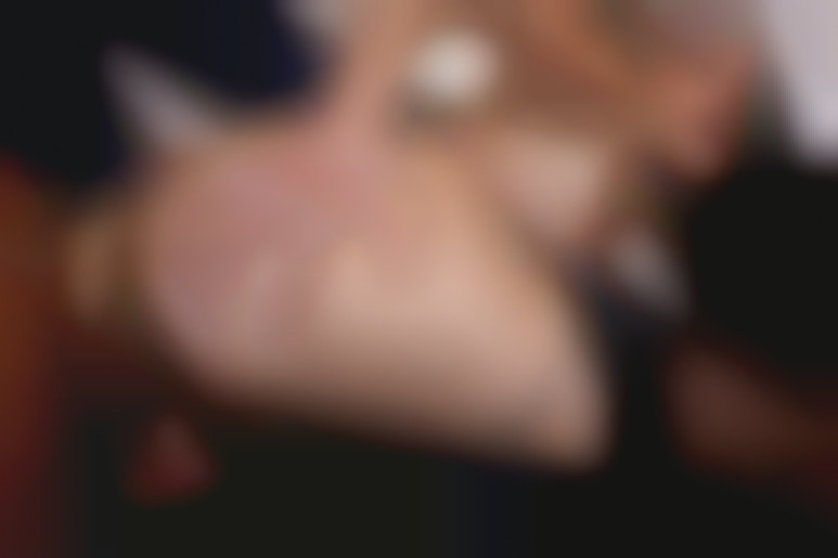 Claire Castel, au service de ces messieurs pour une double pénétration