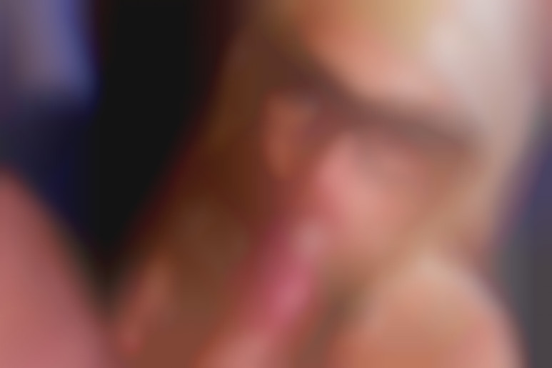 Chloé Lacourt, la secrétaire qui aime aussi la sodomie