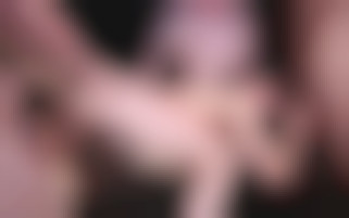 Anal-Gangbang-Ekstase: Auf dem Stuhl der Lust