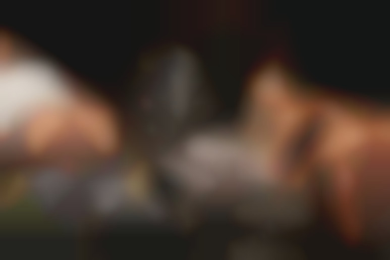 Volle Erfahrung für Chloe und Henessy