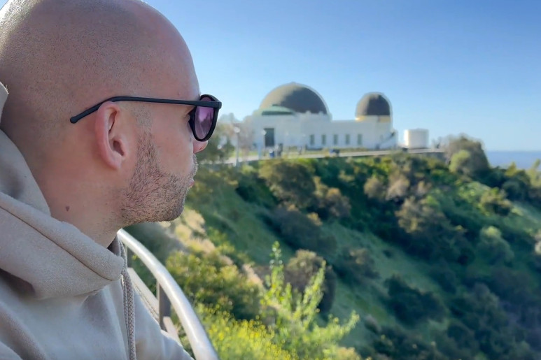 Un ami très occupé