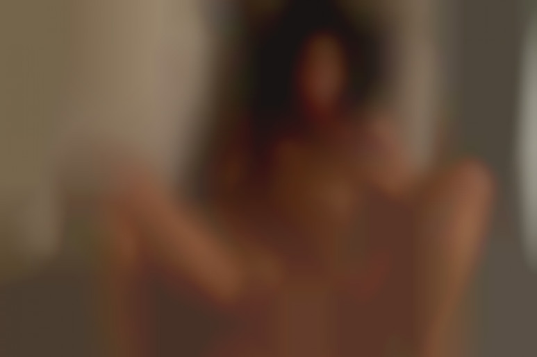 Die schöne Amirah Adara ist immer geil