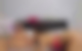 Amirah Adara et Henessy découvrent des sextoys ensemble