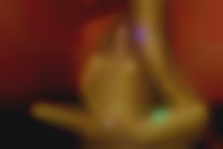 Amirah Adara feiert ihren Geburtstag: ihr Geschenk, zwei Männer