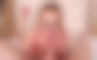 Kristina Sweets rotlippige Verführung: ein heißer Dessous-Blowjob